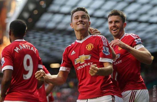 场上表现不 场上表现不